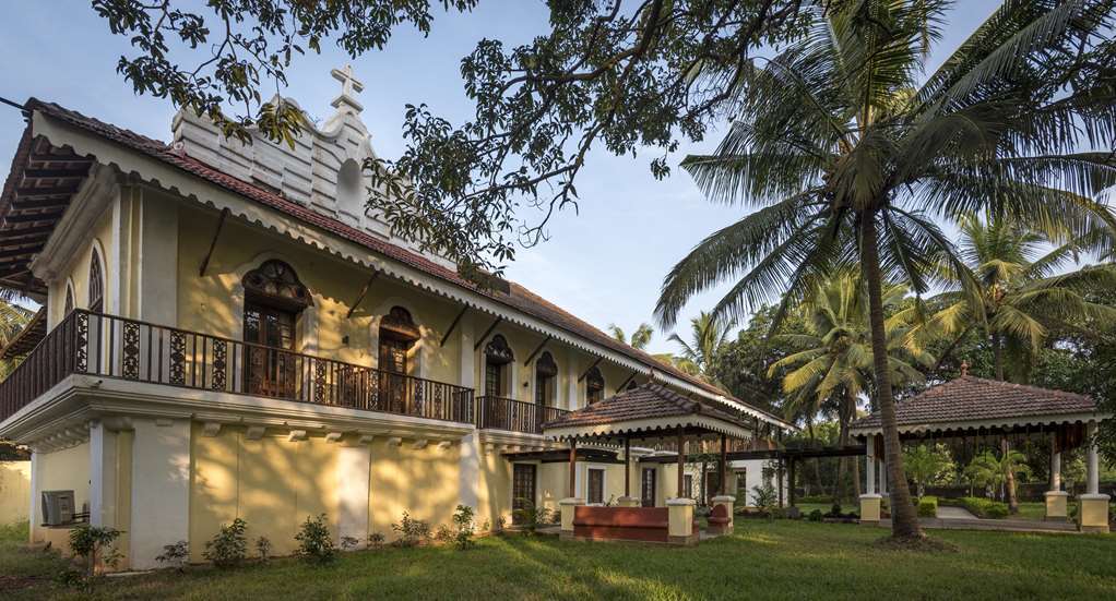 The Postcard Cuelim Hotel Velsao Bagian luar foto